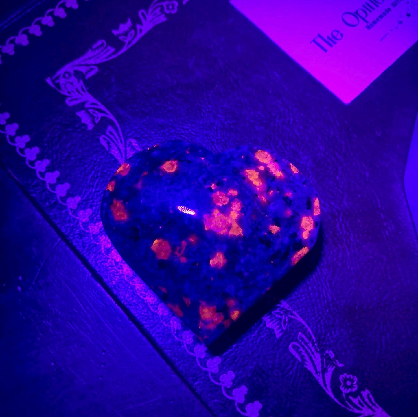 UV Reactive Yooperlite Crystal Hearts